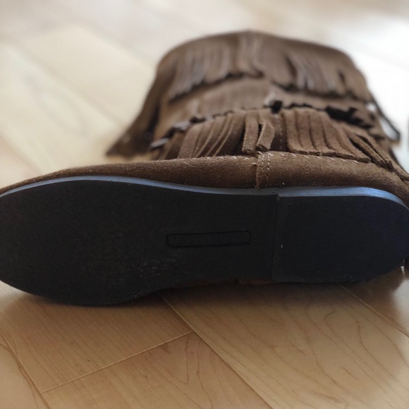 Minnetonka 3-layer fringe boot - Picture 3 of 3